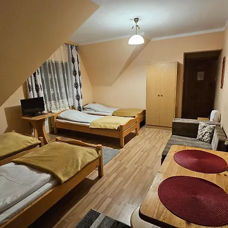 Pod Kopiencem Bed & Breakfast *